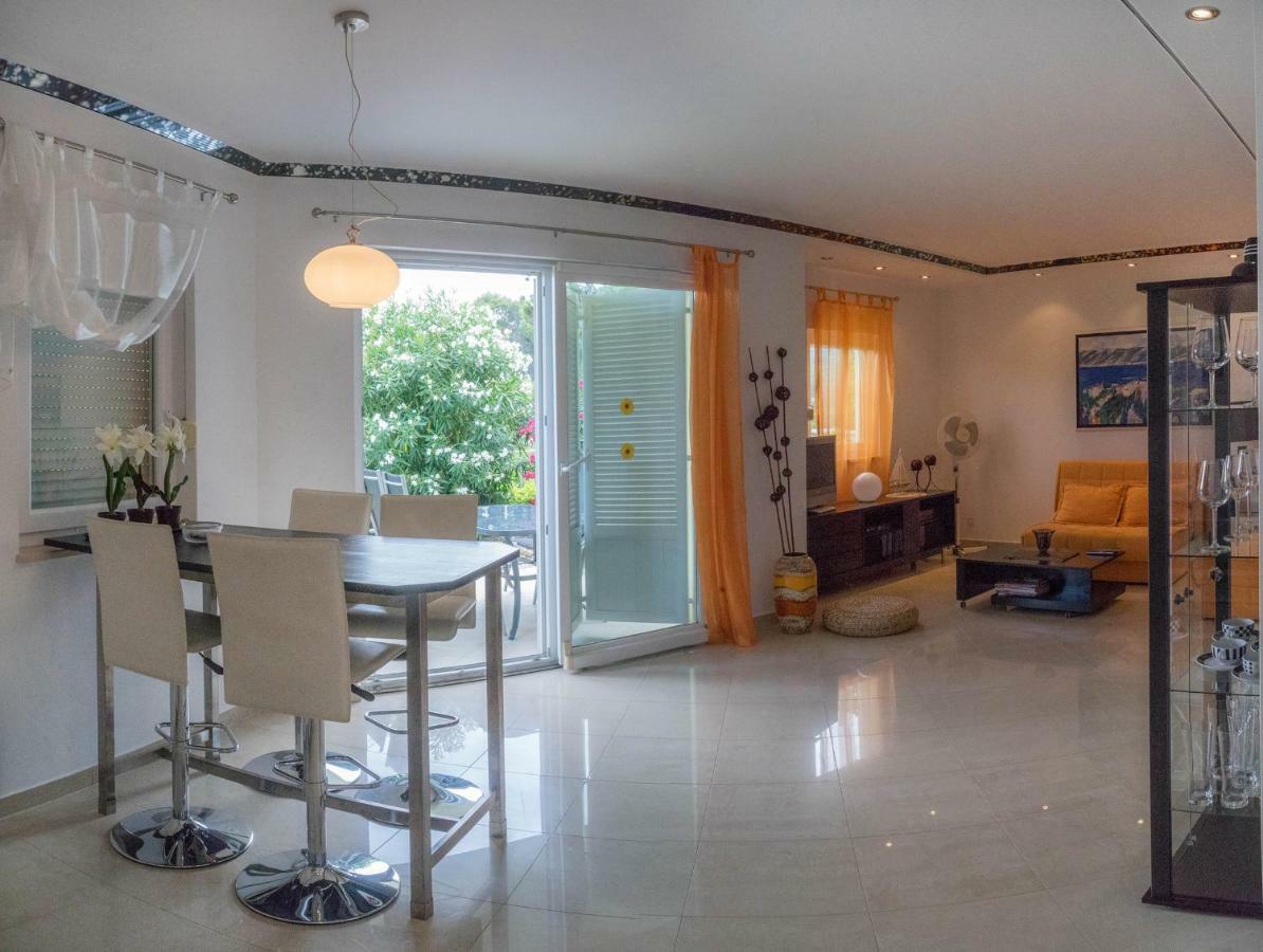 Apartment Annabela Banjol Exterior photo